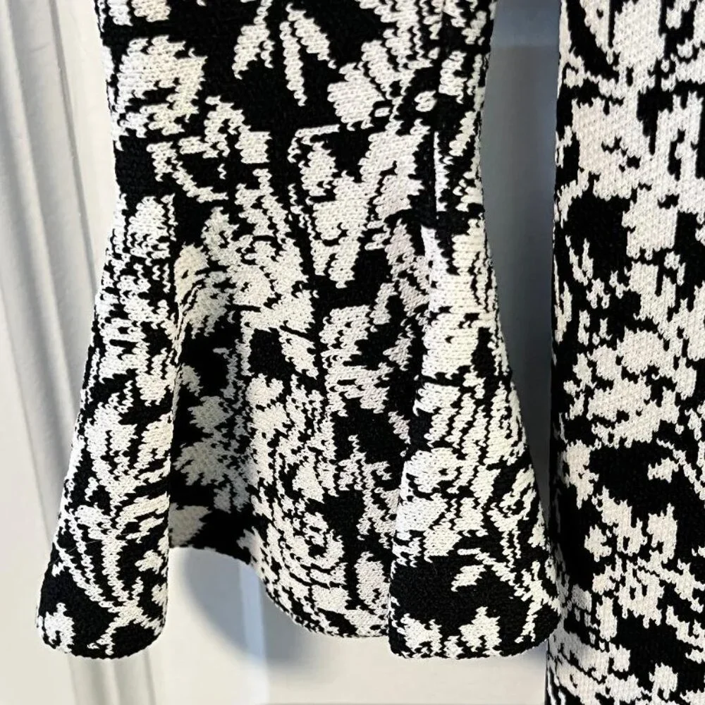 Michael Kors Bodycon Floral Knit Dress - Picture 4 of 7